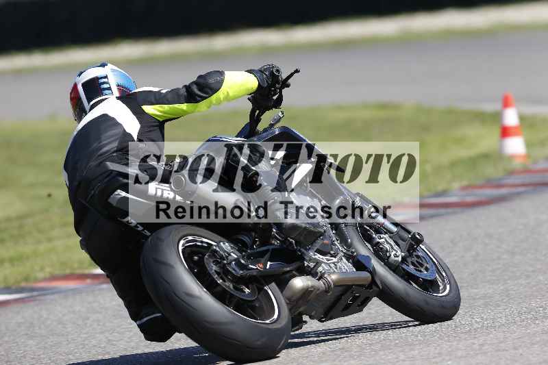 Archiv-2025/43 08.08.2025 Discover the Bike ADR/Bike 2 gelb/backside